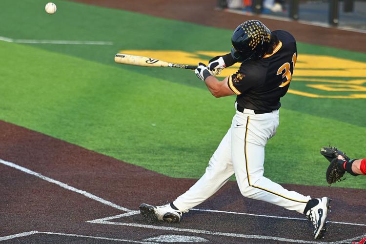 041725-spt-iowa-bsb-5 - 1