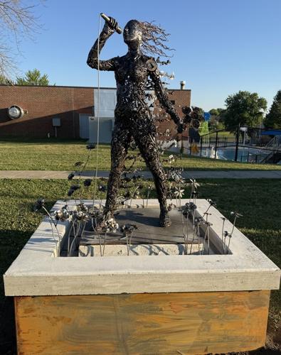 072026-cbn-news-manning-statues-p1.jpg