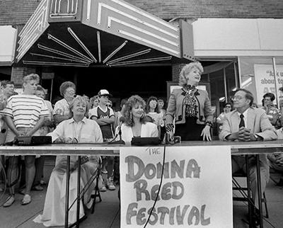 Debbie Reynolds in Denison