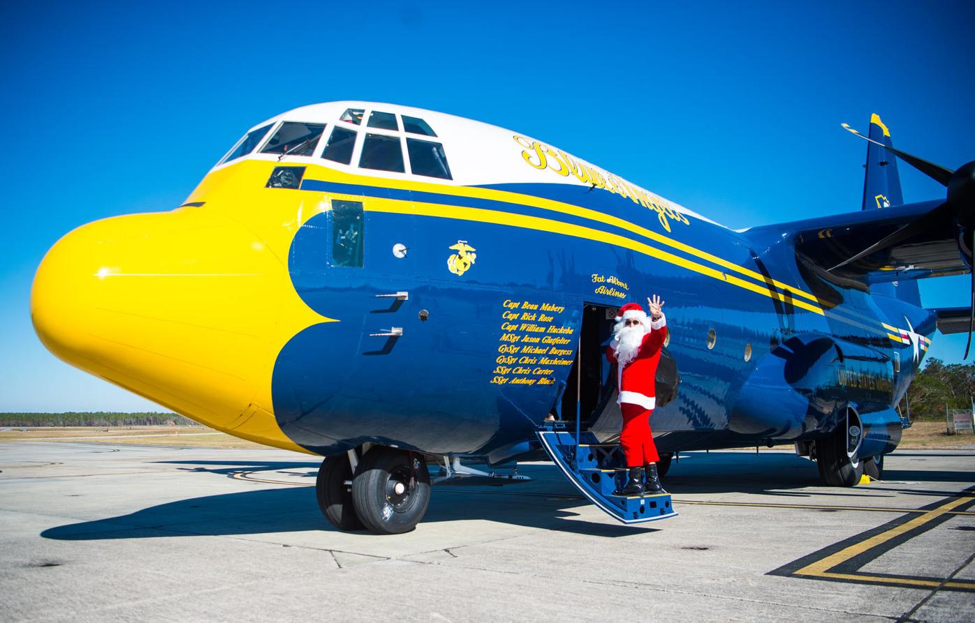 picture Blue Angels Images navy s blue angels help santa marines