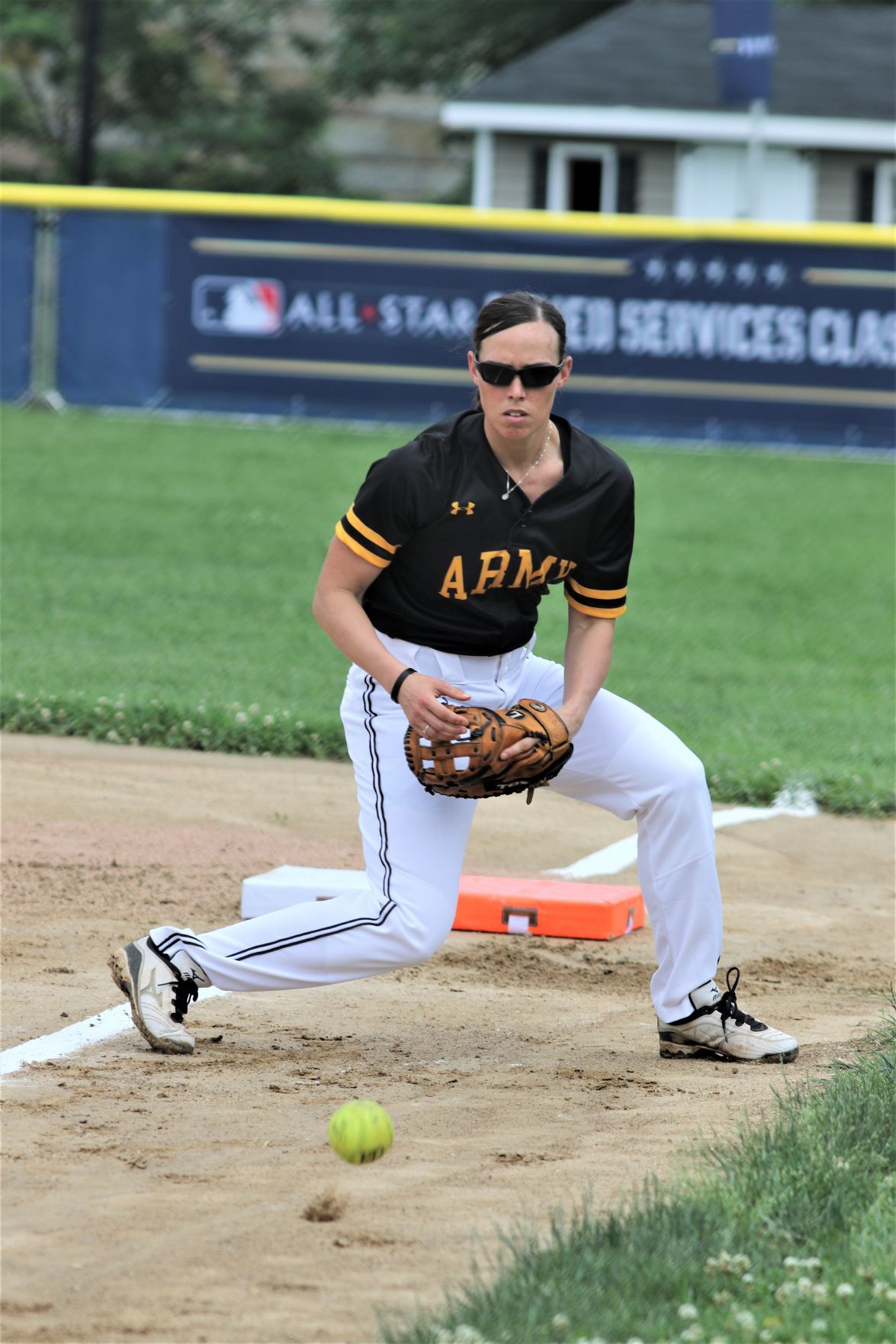 army-softball-team-breaking-even-in-postponed-armed-services-classic