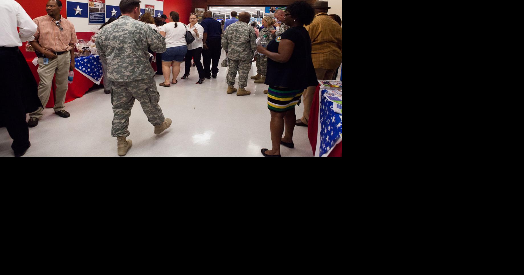 Fort Myer Exchange rewards grade school students’ academic excellence