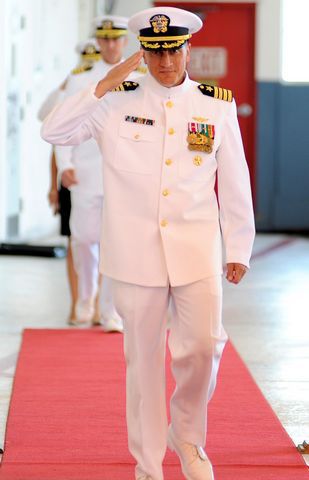 Captain Bacon takes command of PMA-273 | Local | dcmilitary.com