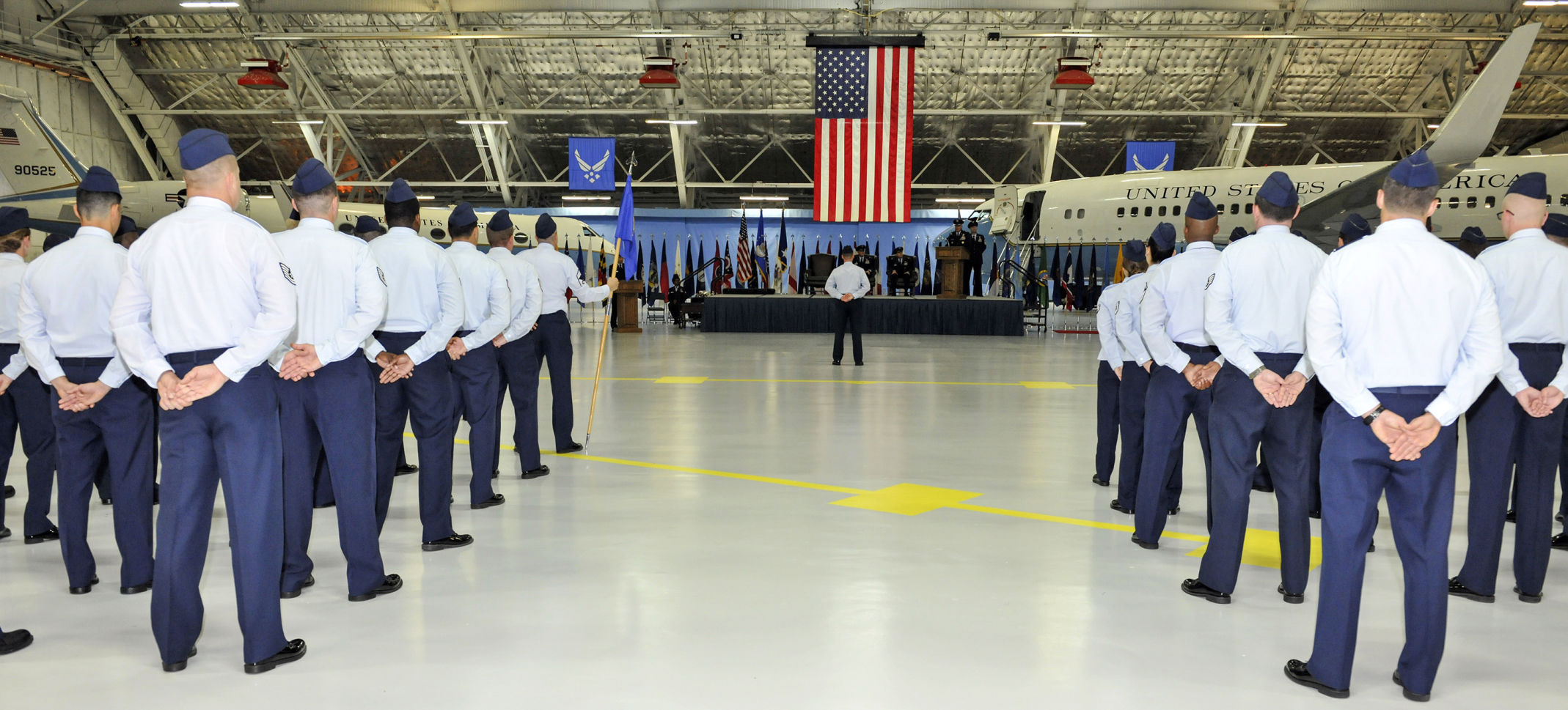 Eaton assumes command of Air Force One Wing News dcmilitary