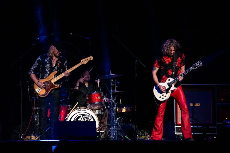 ZZ Top and the Black Mood at Findlay Toyota Center | Photo Galleries ...