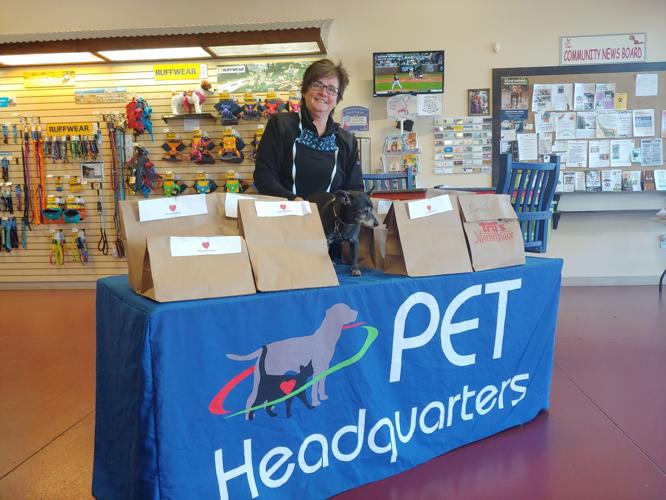 Need2Know Pet Headquarters in Prescott Valley donates dog, cat food