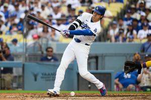 D-backs overcome Ohtani’s 22nd homer, beat sloppy Dodgers 5-3 for 3-game sweep