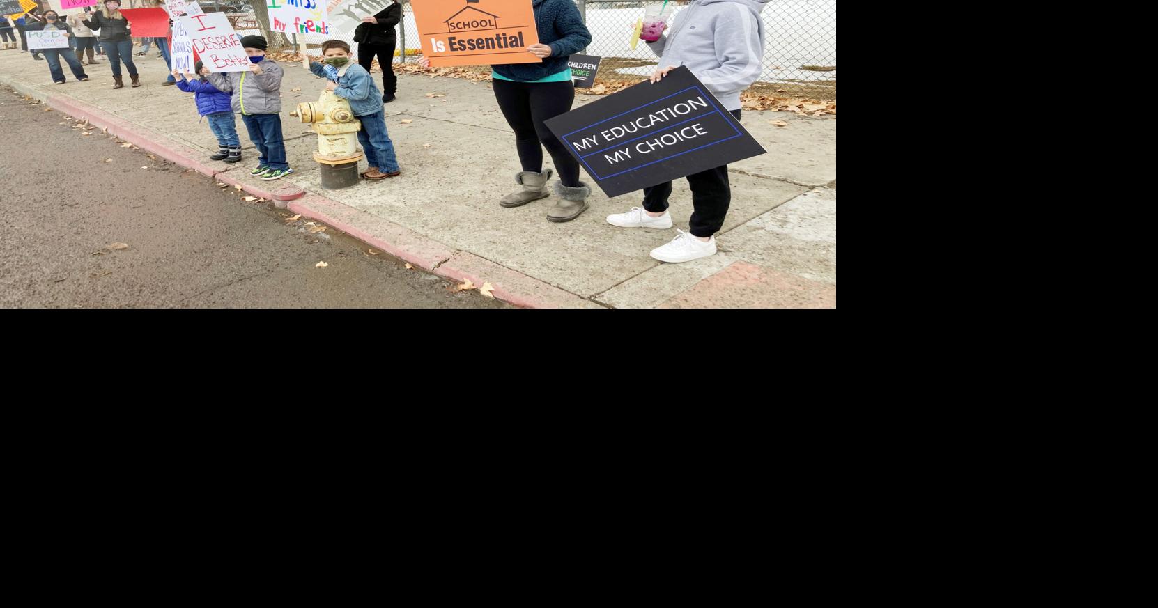 Photos PUSD parents, students protest, call for board to return them(00)