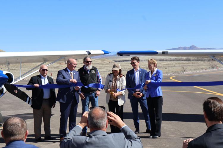 Embry-Riddle, city celebrate new flight training facility at airport ...