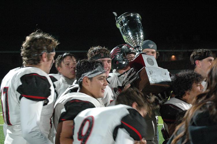 Bradshaw Mountain football upsets rival Prescott, captures Grand Canyon
