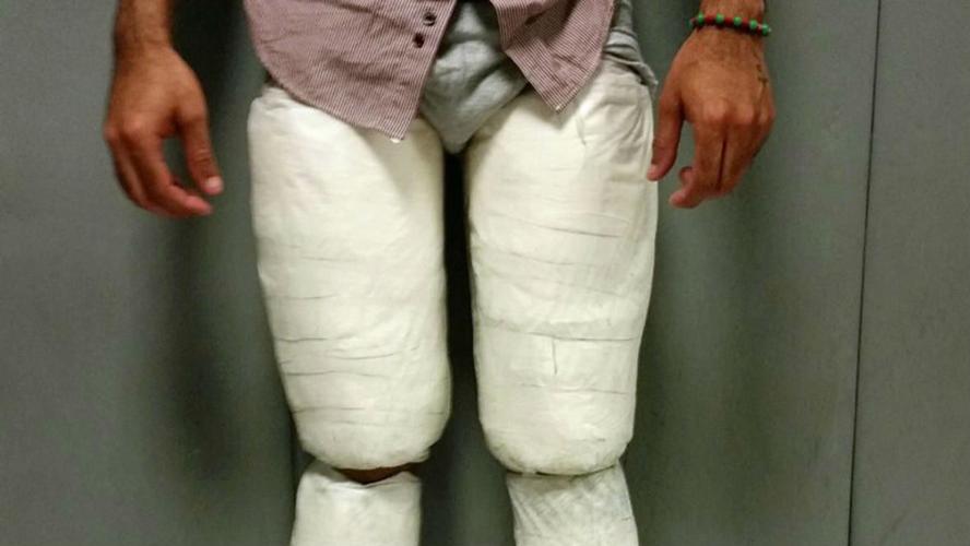 Smuggler arrested at JFK with $164k worth of cocaine taped to legs ...
