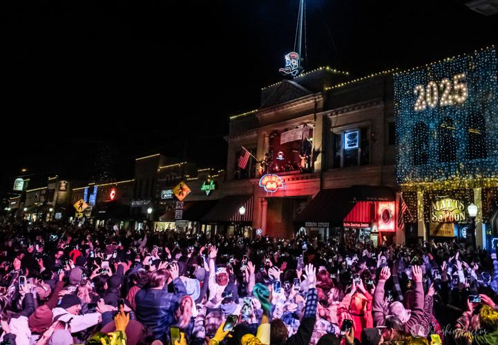 Boot Drop Whiskey Row Boot Drop celebrates 15 years as Prescott’s New Year’s Eve ...