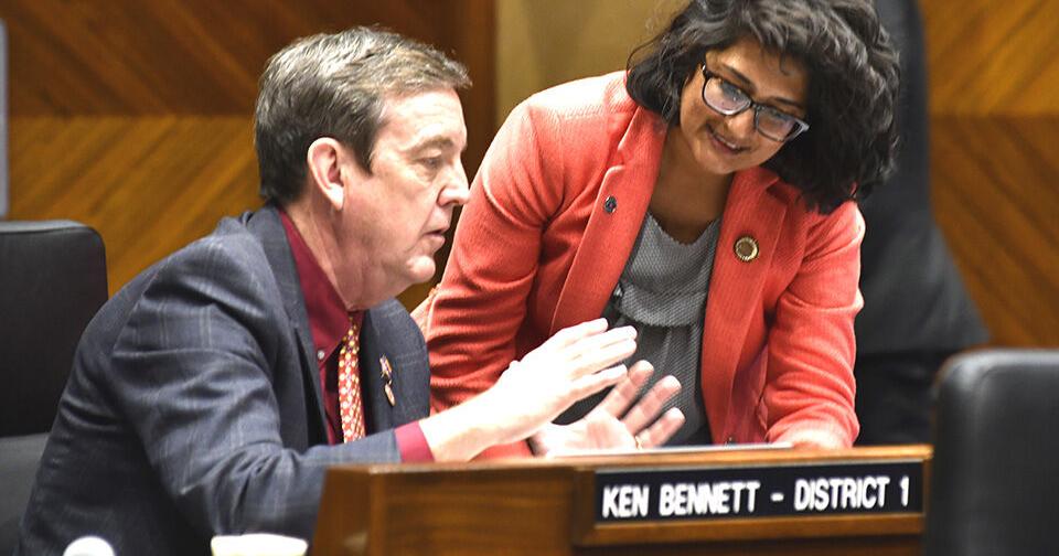 Senate OKs ballot measure criminalizing entry into Arizona from Mexico at other than port of entry - Vimarsana News