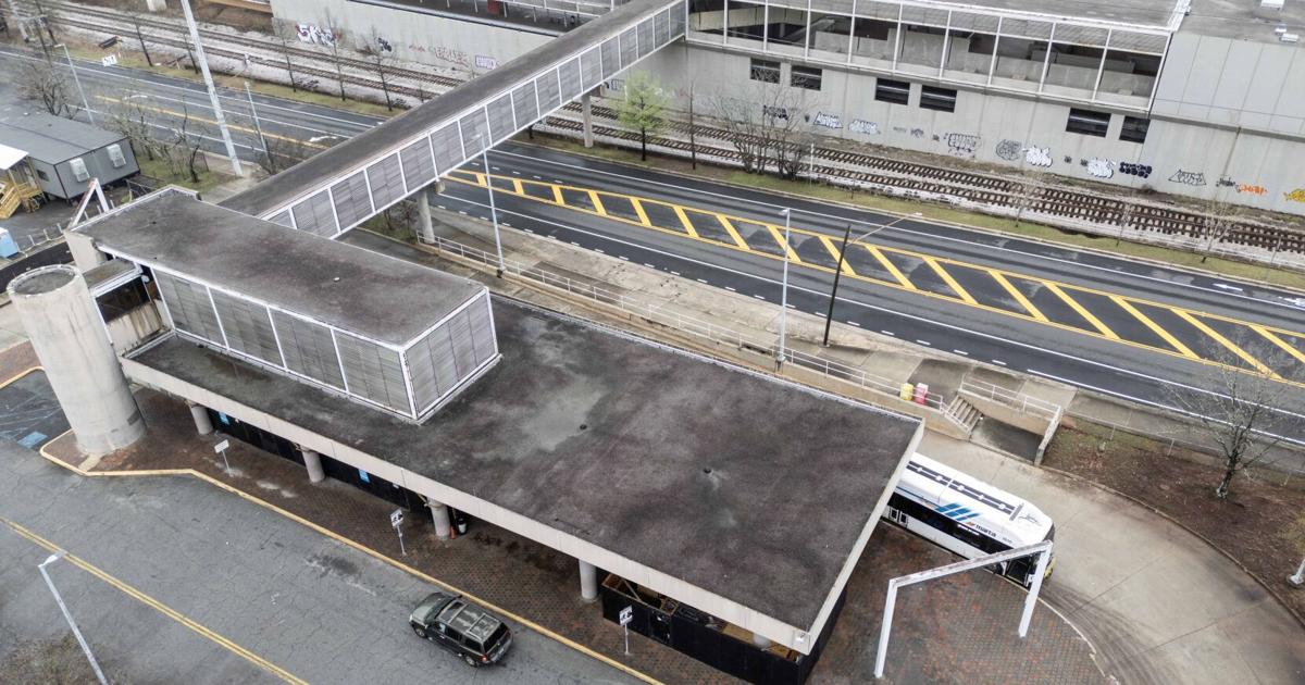 Pedestrian bridge reopens at East Lake MARTA, new bridge installed at ...