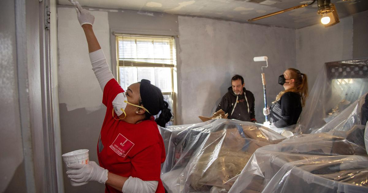 Volunteers repair homes for Decatur seniors during MLK event | Photo Galleries Volunteers repair homes for Decatur seniors during MLK event | Photo Galleries