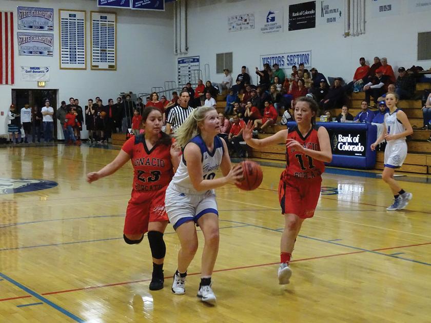 Cedaredge Girls Basketball Team Splits Games Against Ranked Teams