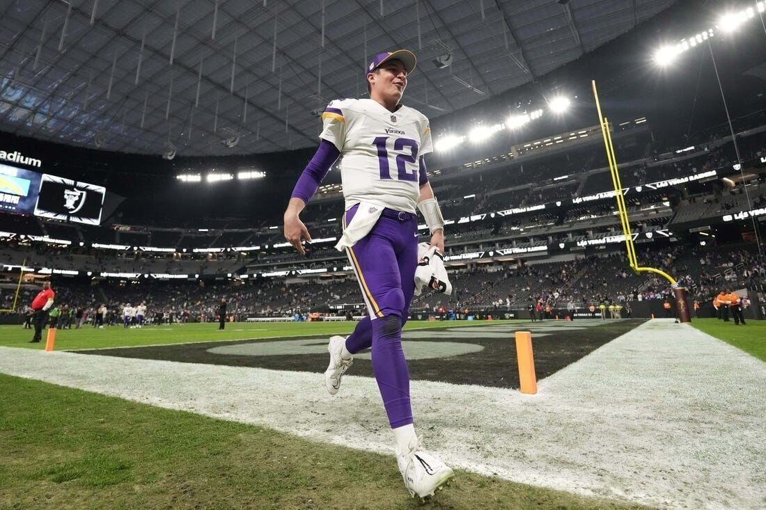 Josh Dobbs: New Vikings quarterback might not know all his teammates'  names, but he still led them to victory