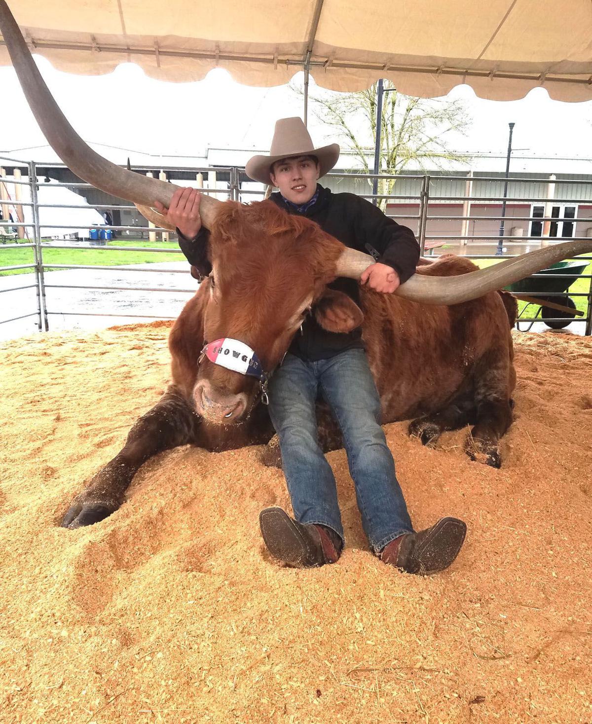 Sweet Home Grad Sets His Sights On Professional Bull Riding News Democratherald Com