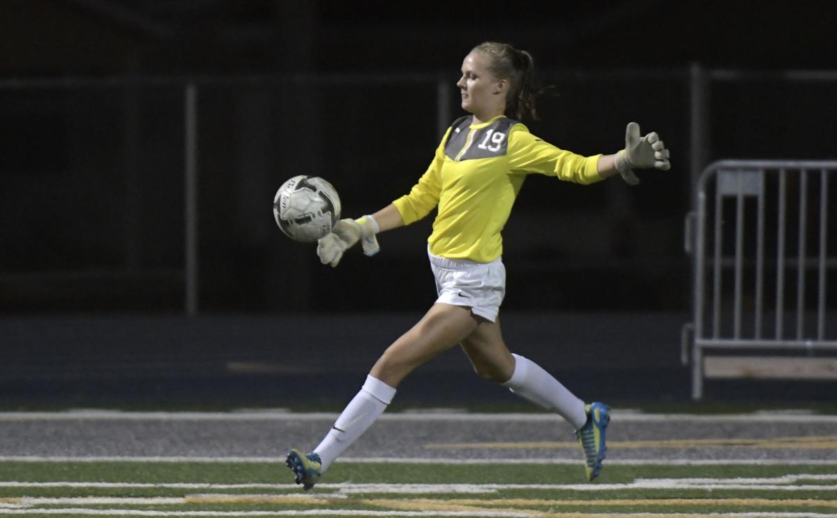 Warriors vs Bulldogs Girls Soccer24-my