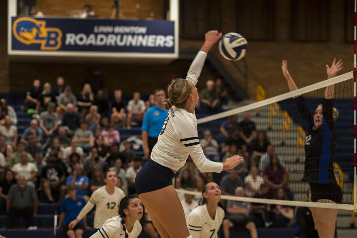 LinnBenton volleyball Roadrunners sweep Lane to stay undefeated