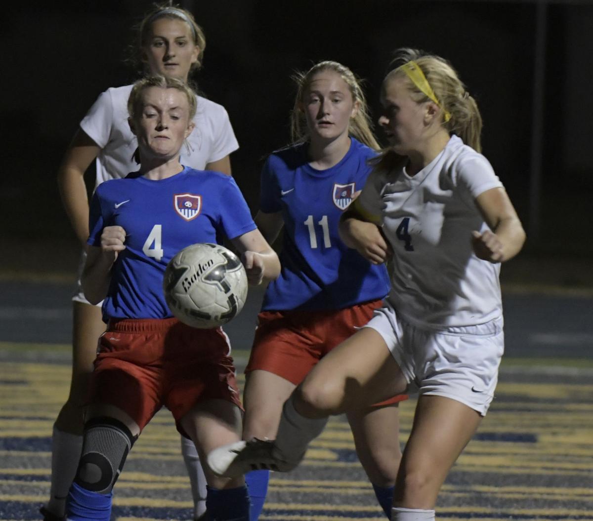 Warriors vs Bulldogs Girls Soccer21-my