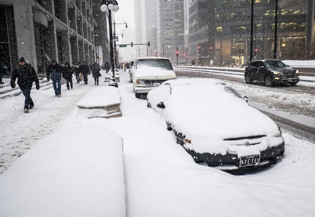 Photos Heavy Snow Blankets Midwest Dangerous Cold Next