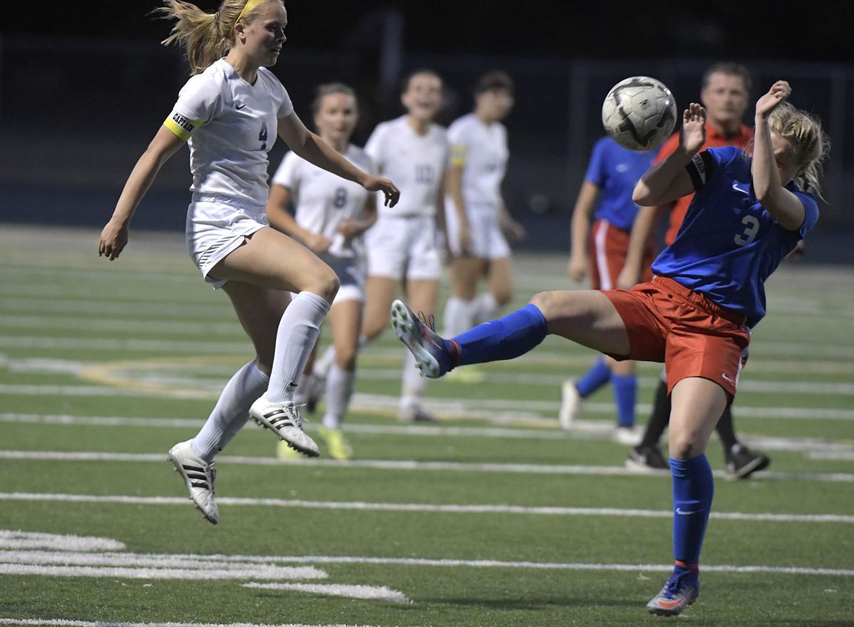 Warriors vs Bulldogs Girls Soccer27-my