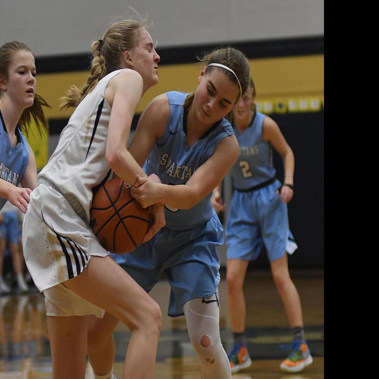 Prep Basketball Corvallis Girls Keep Pace In Mwc Race