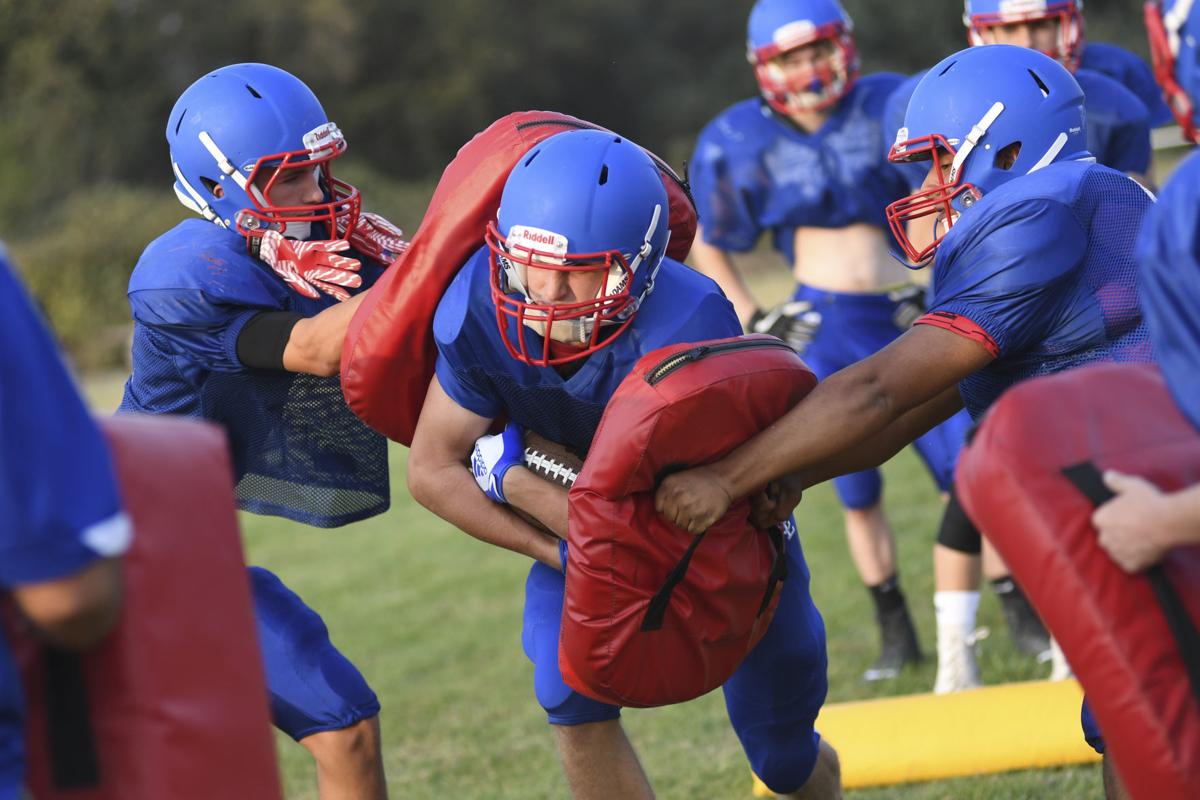 Gallery Central Linn Football Preview