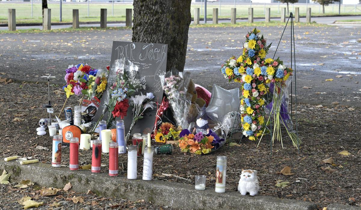 101521-adh-nws-Memorial-my