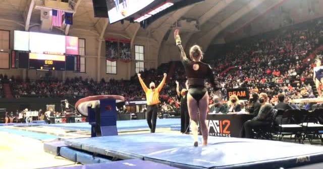 Video: Jade Carey vault