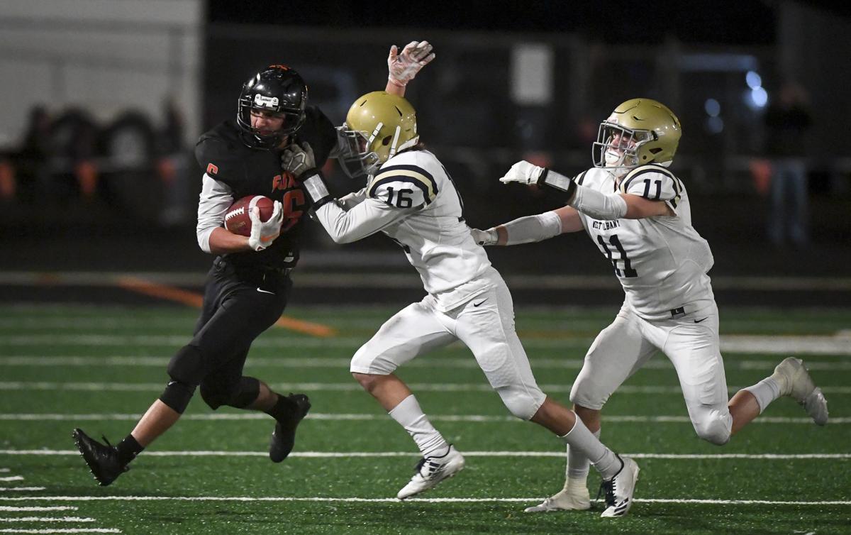 Prep Football Bulldogs Looking To Knock Off Favorites High