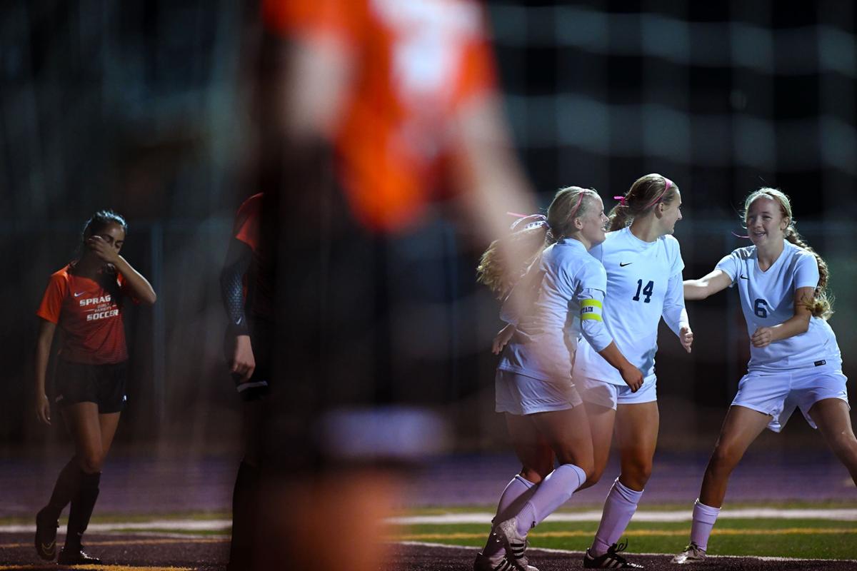 101017-adh-spt-soccer-west-ao-00138.jpg