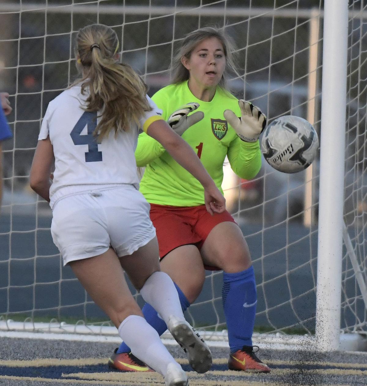 Warriors vs Bulldogs Girls Soccer12-my