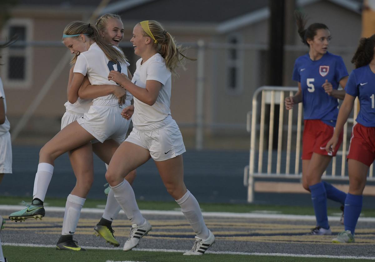 091317-adh-spt-LHSvsWA Girls Soccer01-my
