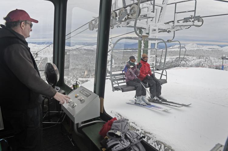Hundreds from midvalley celebrate record Hoodoo opening