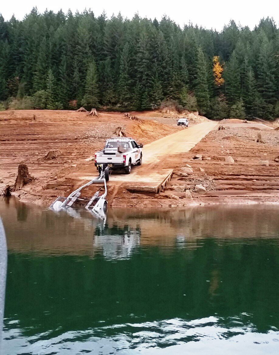 Corps urges caution at Foster, Green Peter News