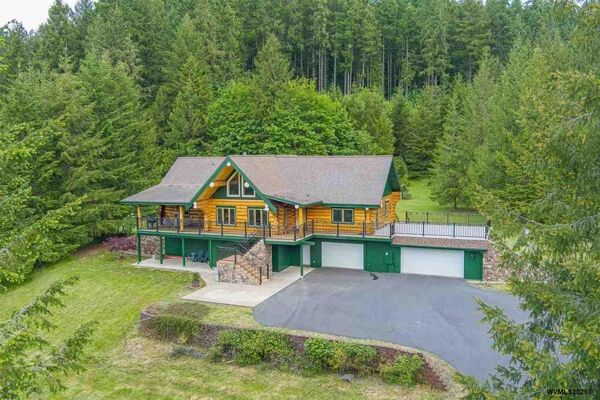 2 Bedroom Home in Lebanon - $750,000