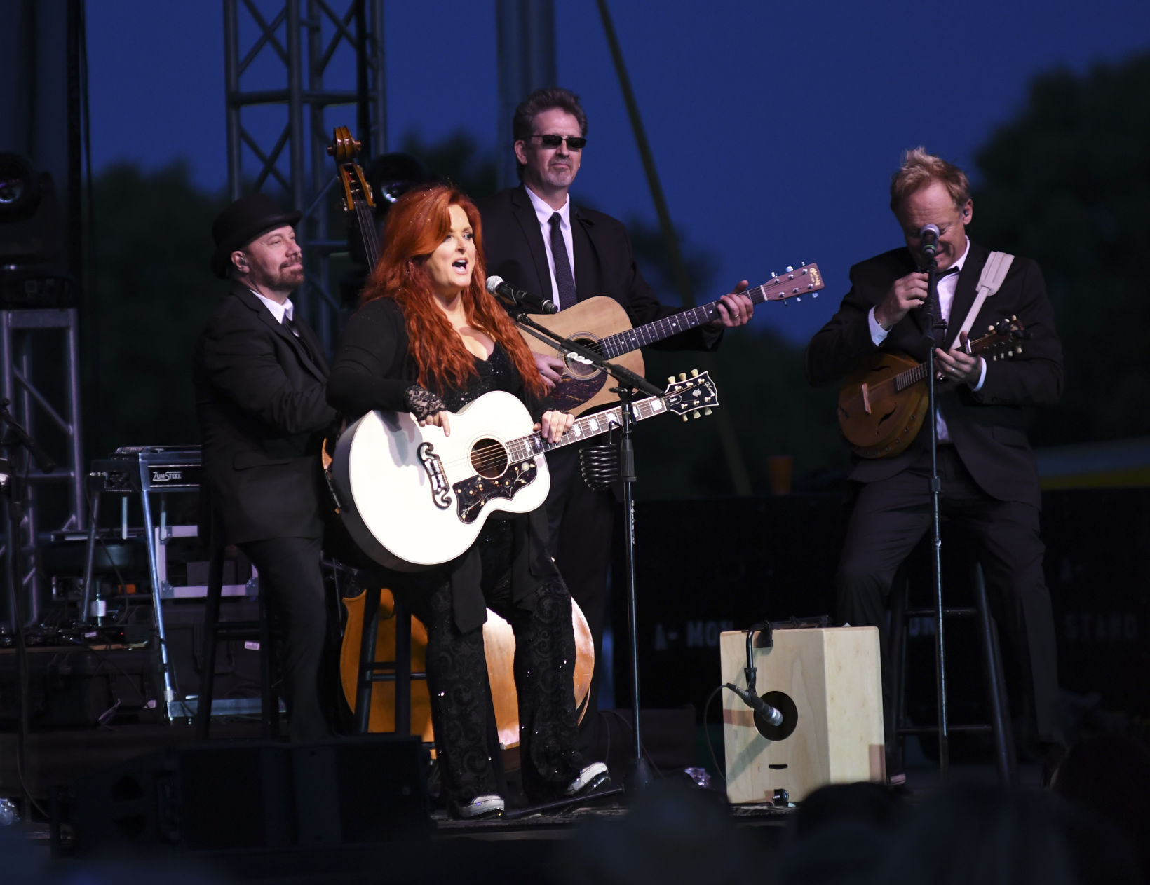 Gallery: Wynonna And The Big Noise | Photo Gallery | Democratherald.com