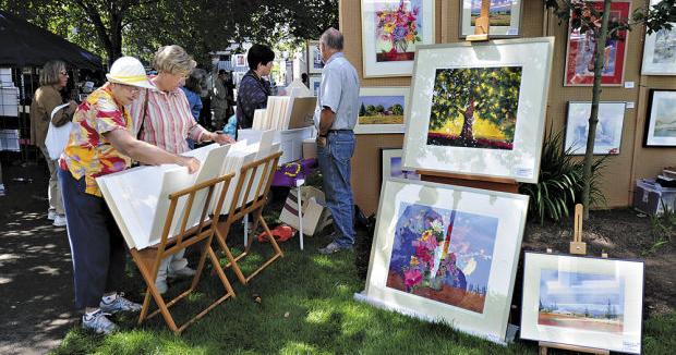 Clothesline Art Sale moves to Central Park - Vimarsana News