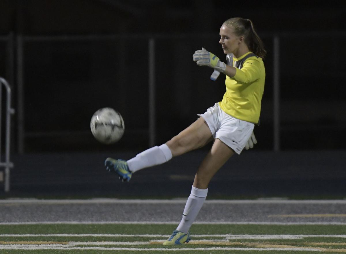 Warriors vs Bulldogs Girls Soccer15-my