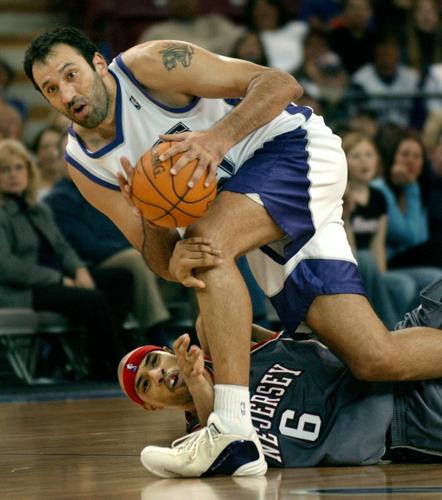 After leaving Kings, Vlade Divac should get jersey retired by