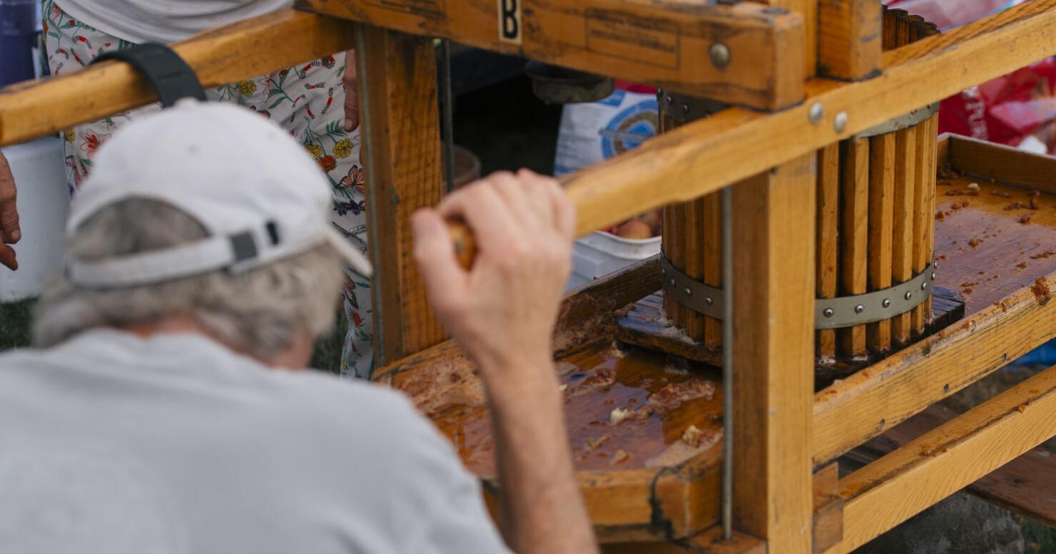 Photos Cider Day 2023 at the Willamette Grange in Corvallis - Vimarsana News