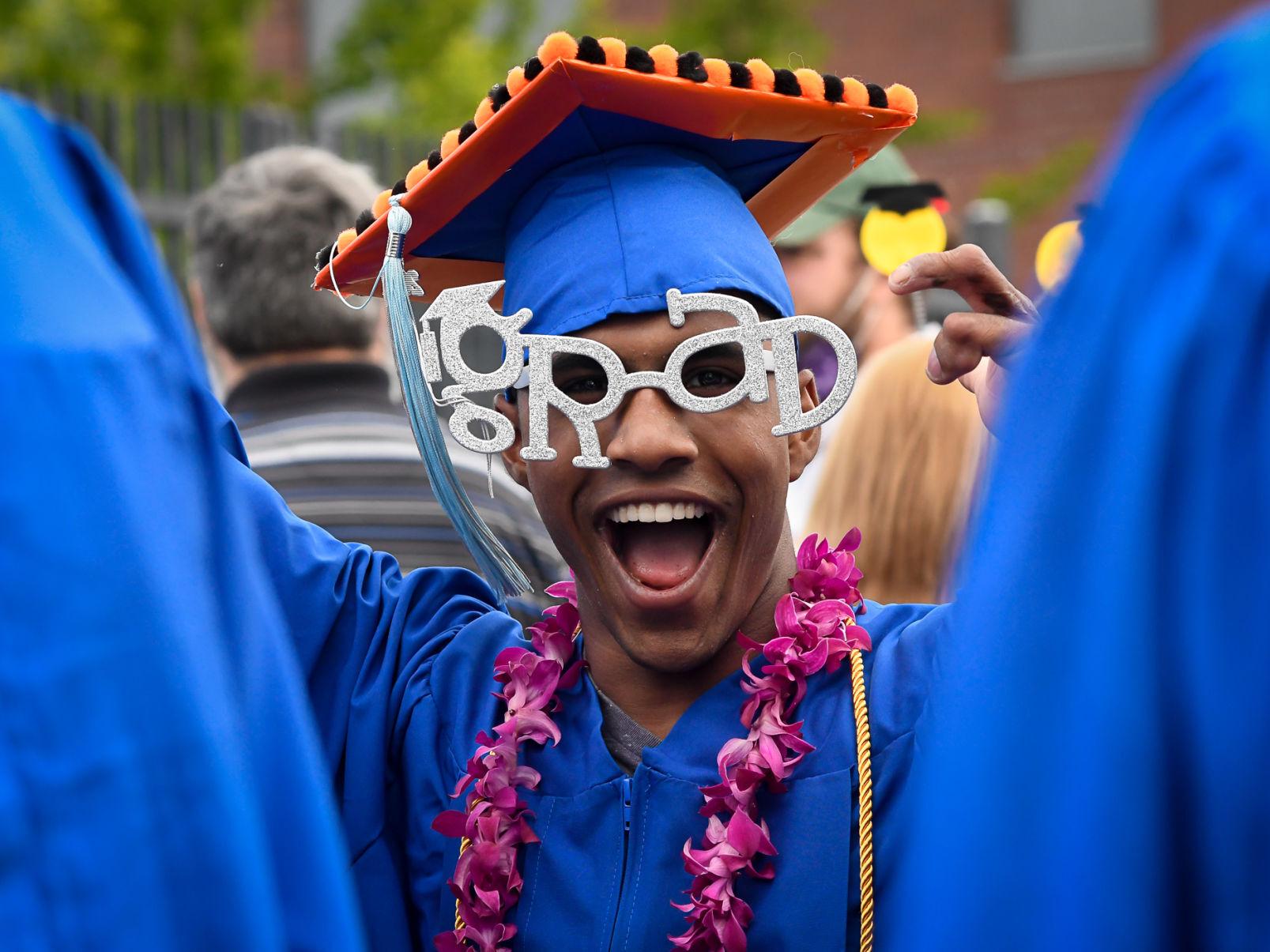 Corvallis Graduation A Showcase Of Resilience Local Democratherald Com Corvallis High School 2022 Graduation