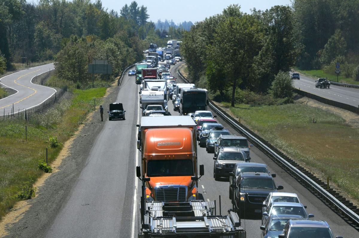 Update Crash delays traffic on Interstate 5 north of Albany