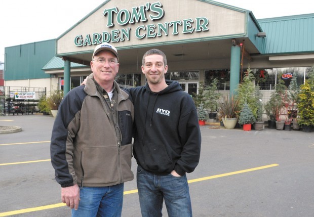 Tom S Garden Center Changes Hands Local Democratherald Com