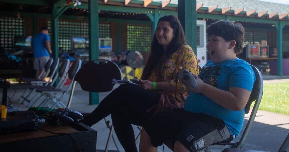 Corvallis retro gaming event has players reliving some choice childhood memories | Community Corvallis retro gaming event has players reliving some choice childhood memories | Community