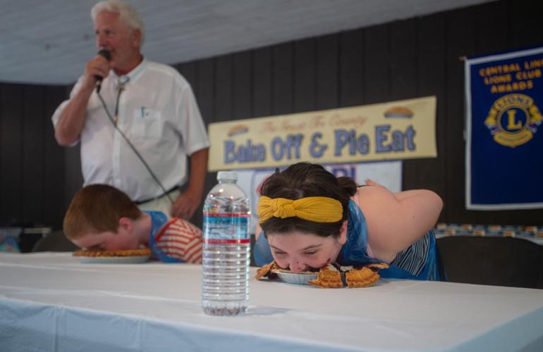Gallery: Pie eating 09