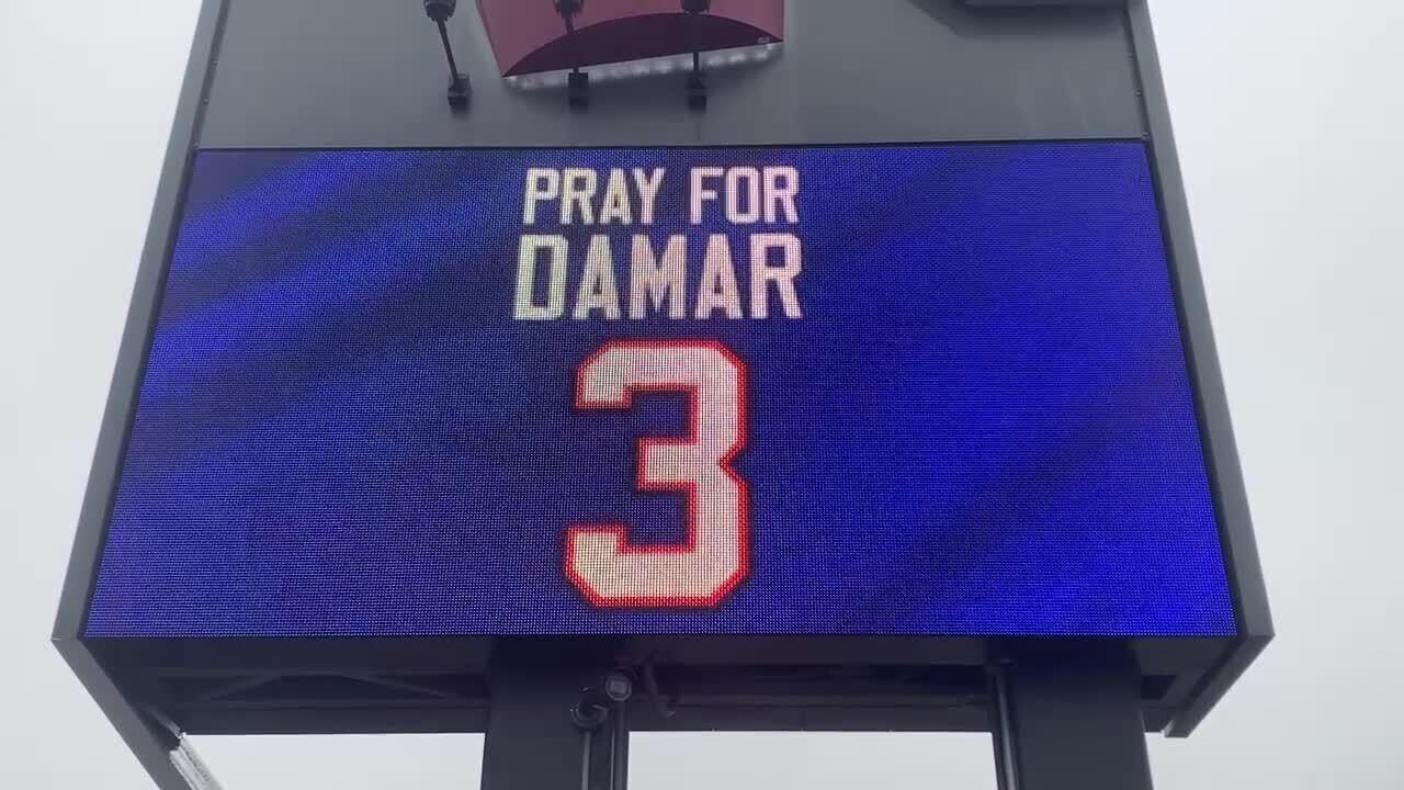 Prayers, charitable support roll in for Bills' Damar Hamlin