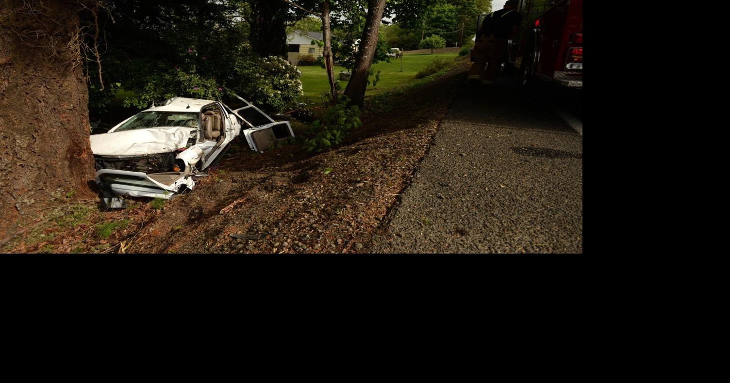 Scravel Hill Road crash sends driver to hospital